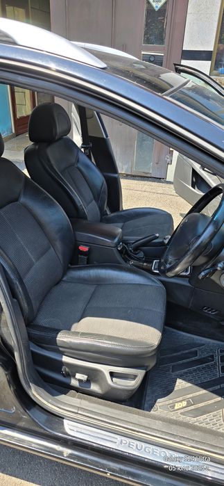 Продават се на части Пежо 407 и 307