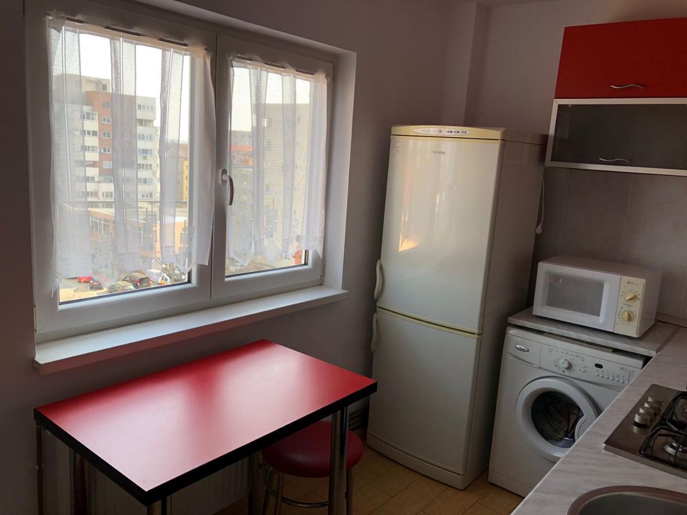 Proprietar ofer spre închiriere apartament cu o cameră