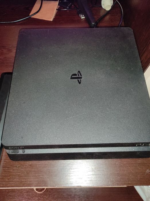 Playstation 4 slim