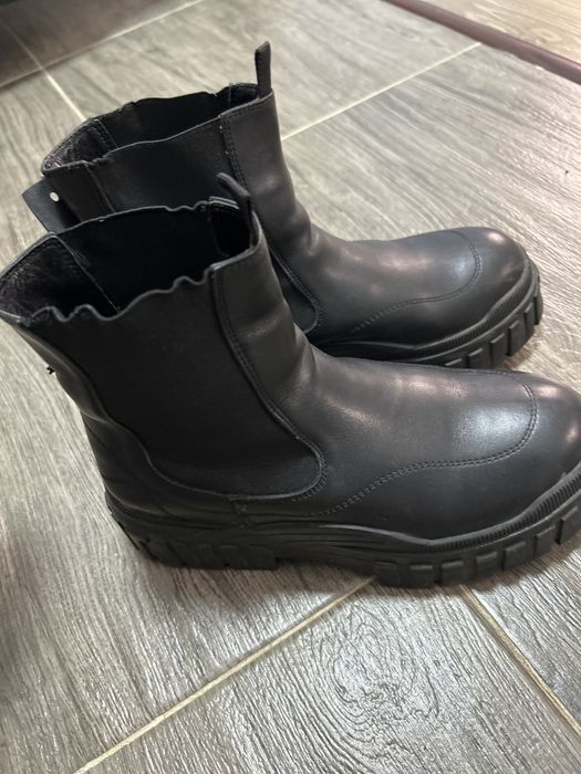 Продам зимние сапоги женские