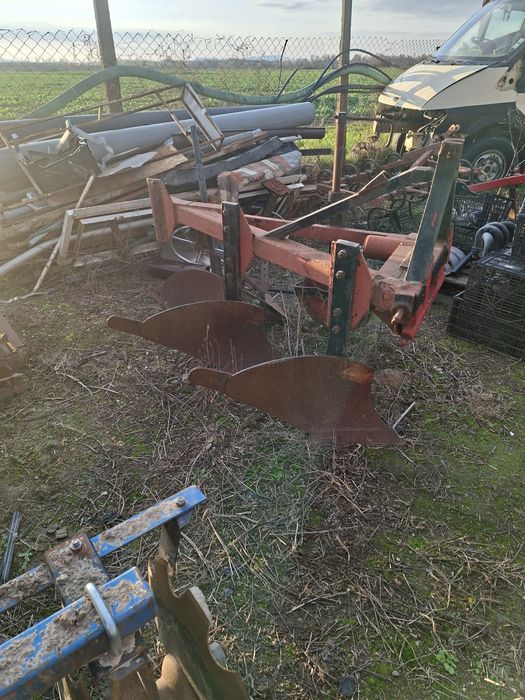 Плуга 3х20 трактор