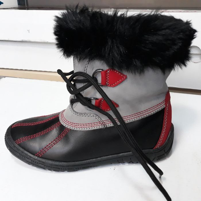 Cizme unisex fabricate in Romania