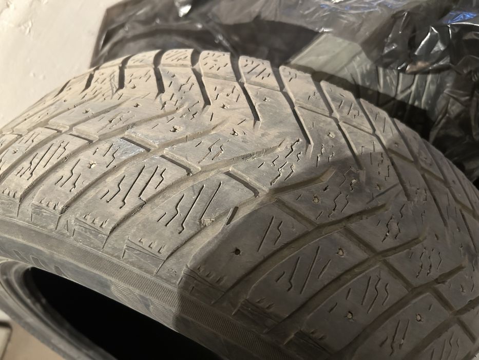 Продам шины зимнее