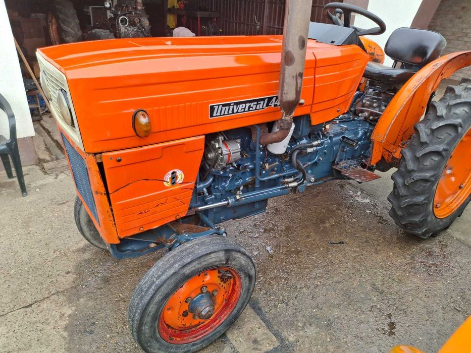 Tractor UTB Universal pentru vie Viticol VR 445-530, import Franta
