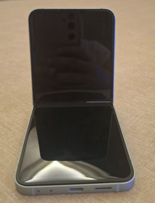 Samsung Galaxy Z FLIP6