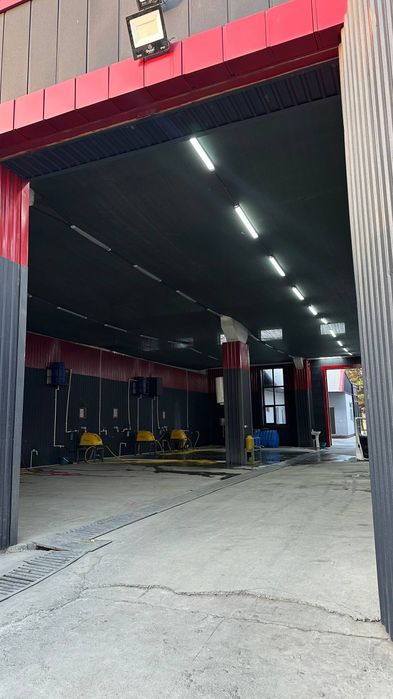 Срочно продается нежилое помещение с большим участком земли