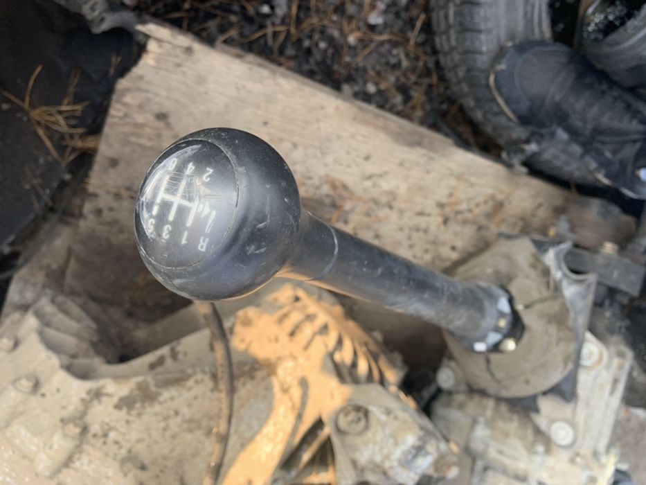 Vand cutie ford tranzit 2.4 tdci6+1 trepte in perfecta stare de