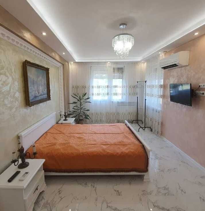 Дава се под наем Тристаен апартамент в Пловдив, Център - 74 кв.м за 214.2 € - Снимка #3