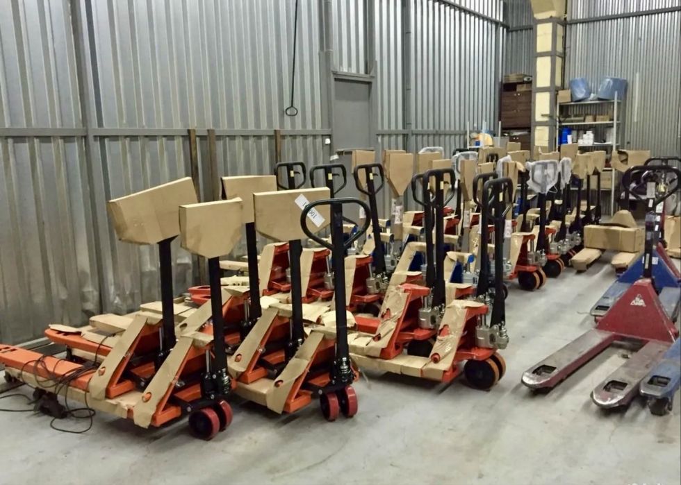 Аренда инструментов прокат Гидравлические тележки рохли домкрат