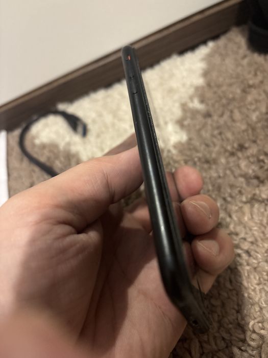 Продаёться Айфон SE2