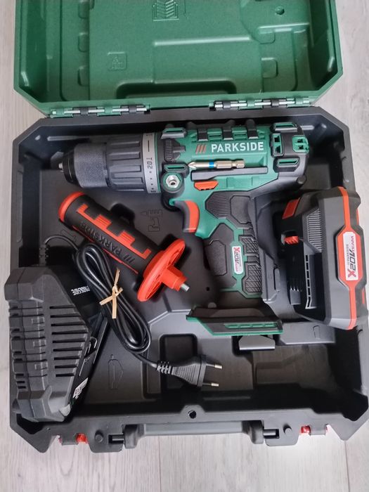 Masina de găurit și insurubat cu percuție 3in1 nouă