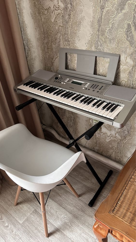 Синтезатор Yamaha YPT-370 NKS-K119 серый