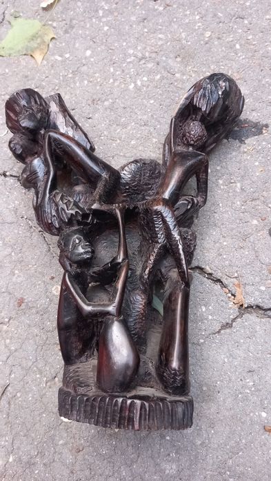 Statuie africa ur