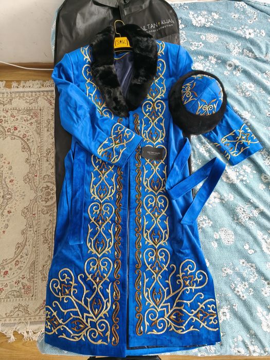 Брендовый шапан с головным убором