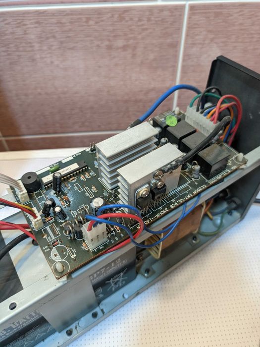 EAST 360W. UPS, ИБП, ЮПС. Для бесперебойного питания.