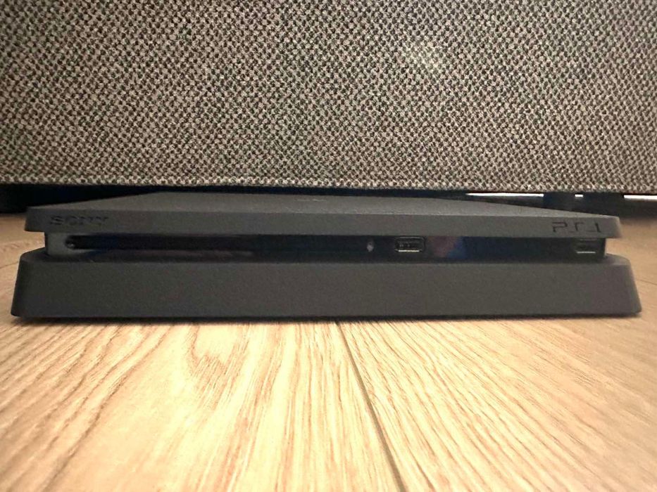 PlayStation 4 Slim