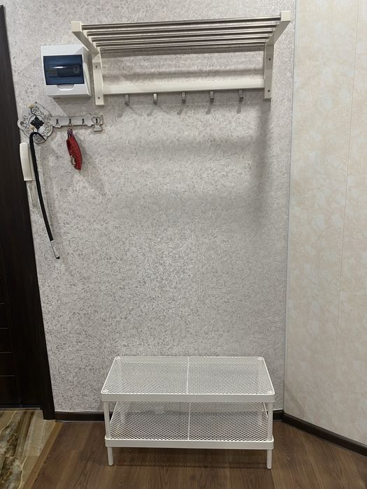 Вешалка для одежды и обуви