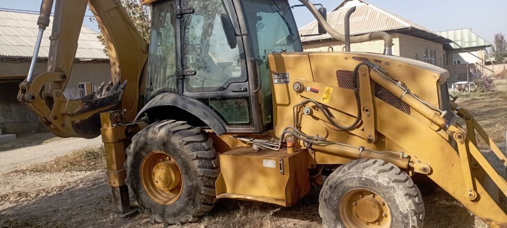 Cat brendiga tegishli sag 380 sotiladi xolati alo darajada  i