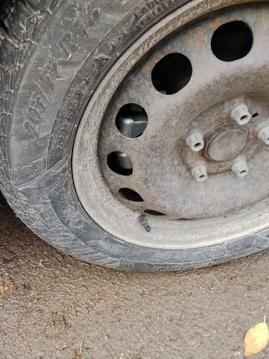 Vând mașină în stare foarte buna proprietar