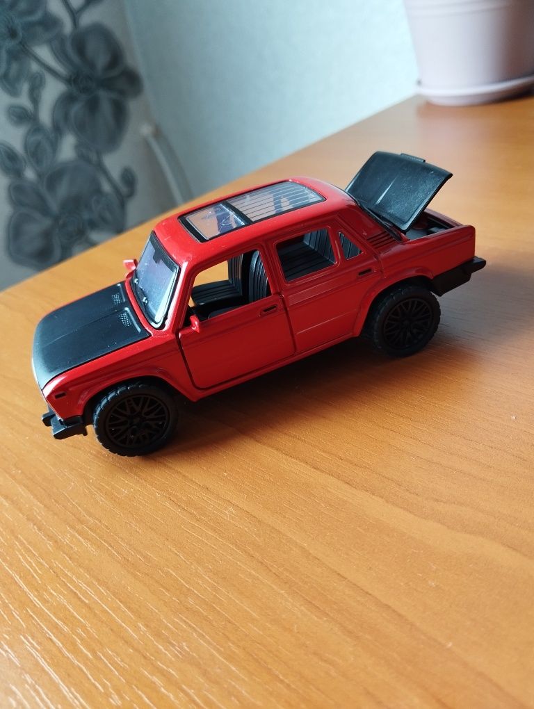 Метална кола LADA 1500-1977г.