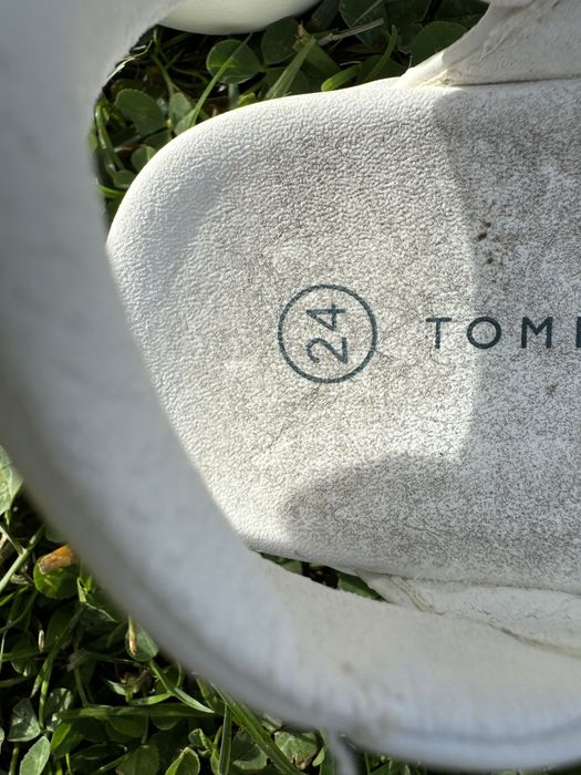 Sandale Tommy Hilfiger marimea 24 albe din piele