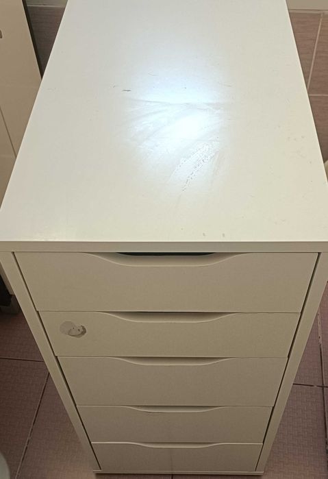 Vând corp mobilier