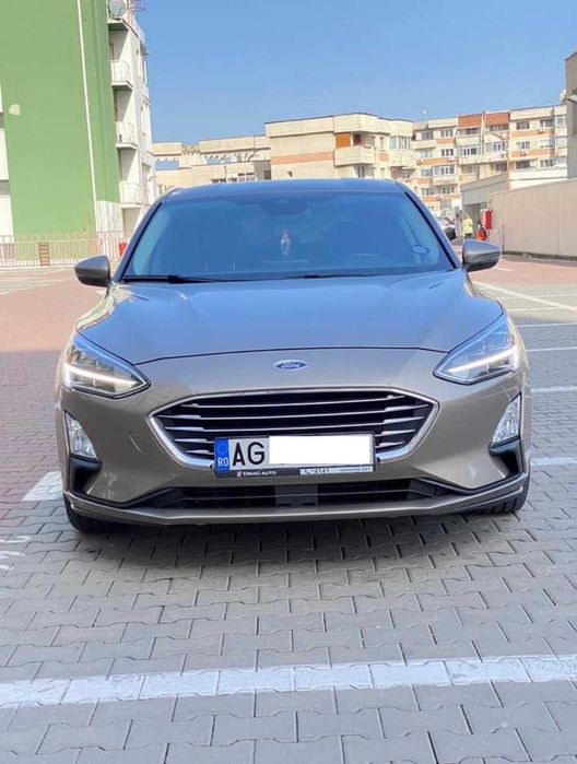 Vând Ford Focus VI