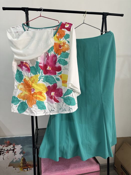 Продам кофту с юбкой