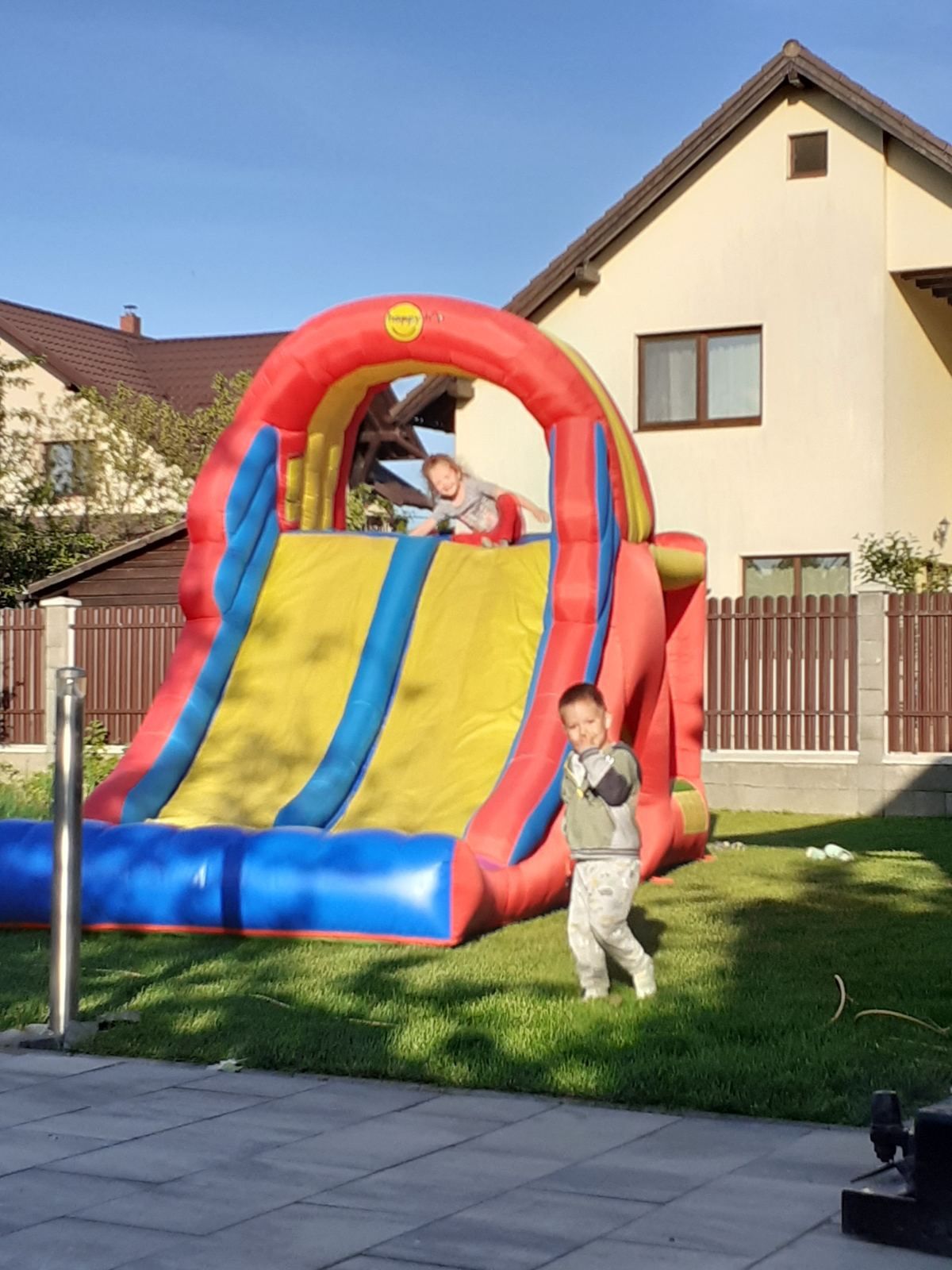 Dau spre închiriat topogan gonflabila Mega Slide