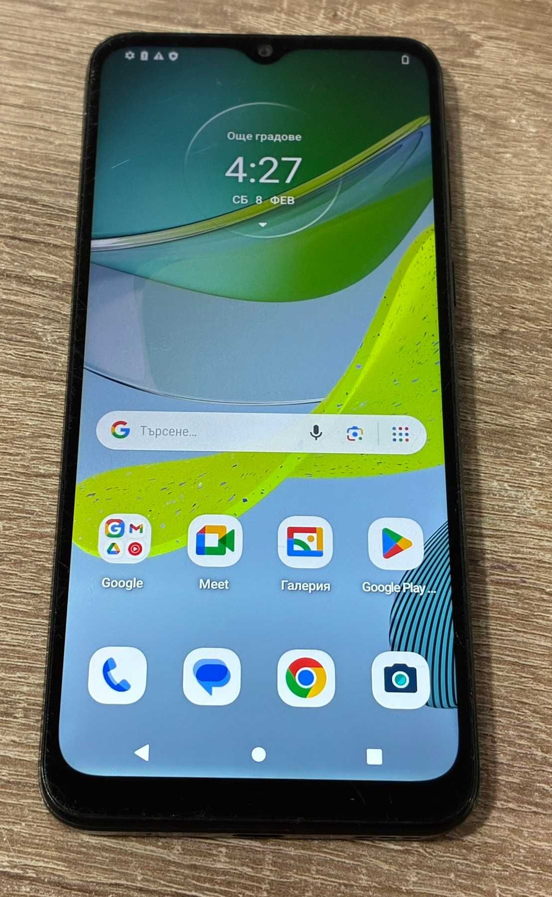 Продавам Motorola E13 64gb