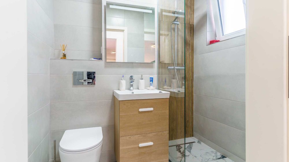 3 camere, totul nou, et 2/4, est, la cheie, fara comision