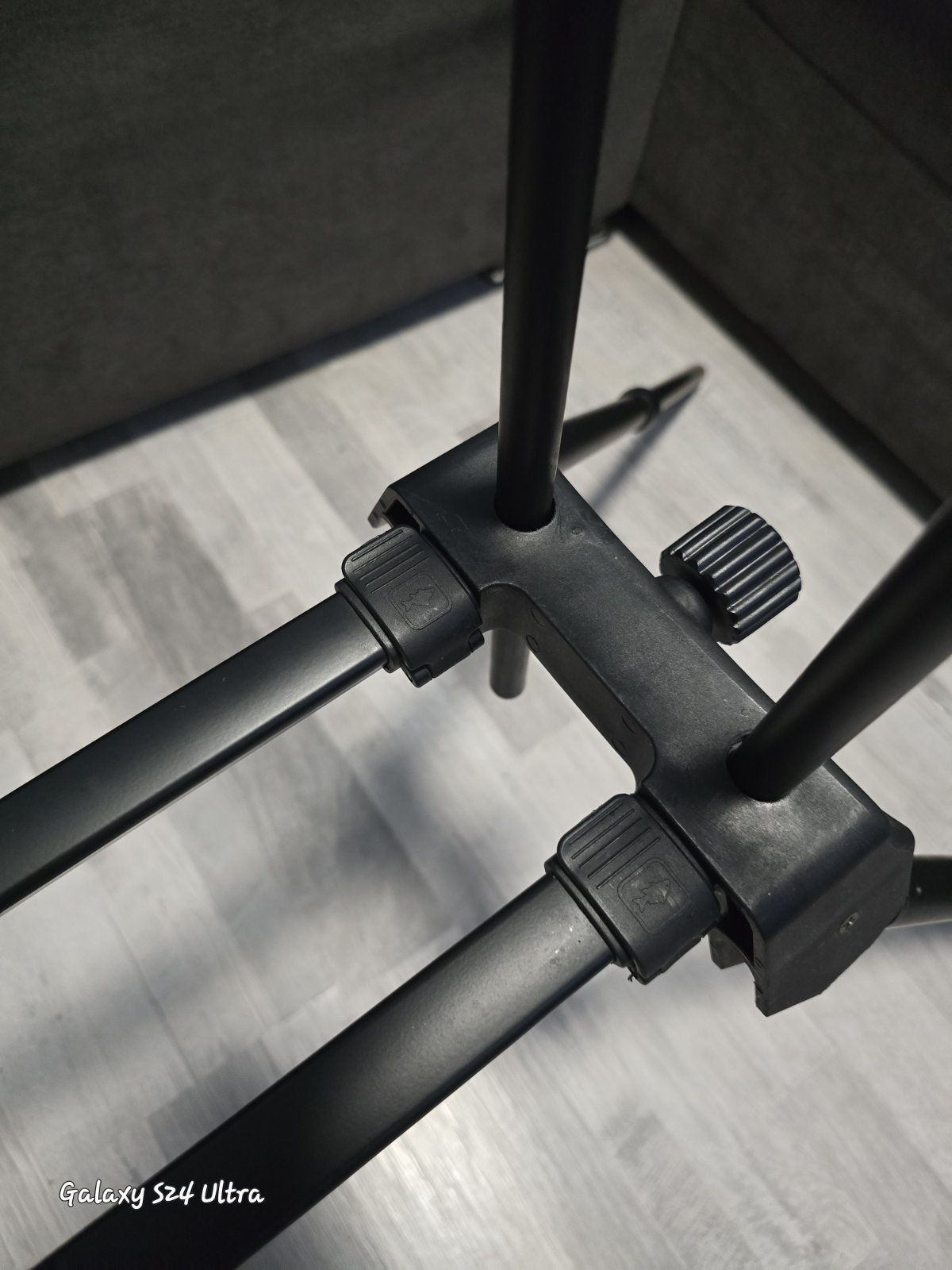 Стойка/Rod Pod за 3 въдици. Prologic Tri-sky Pod 3 Rod.