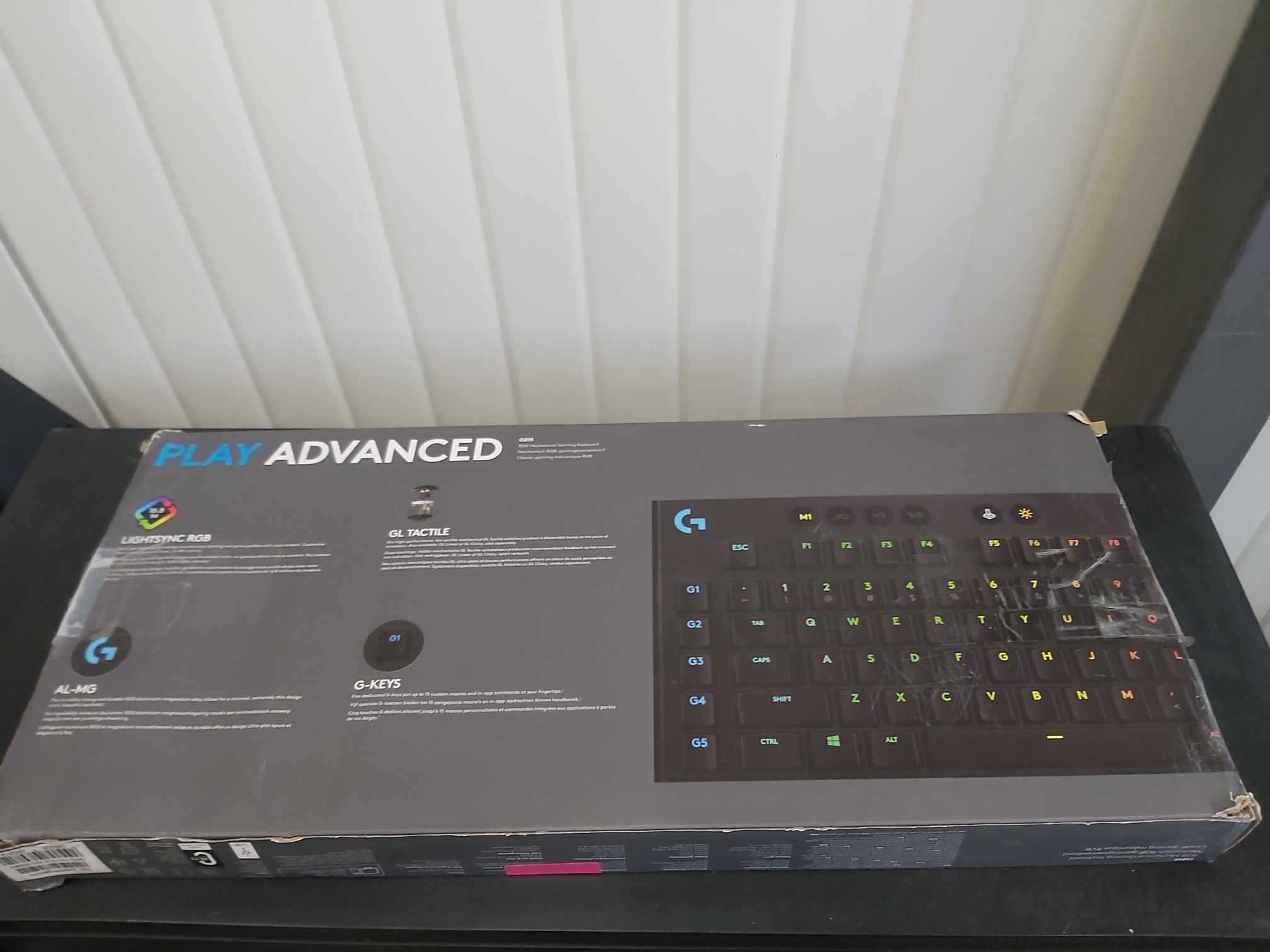 Геймърска механична клавиатура Logitech, G815 Lightsync RGB
