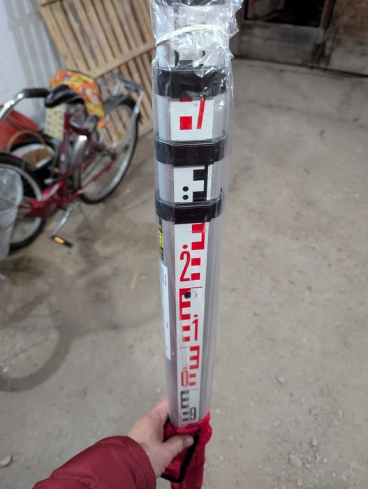 Рейка нивелирная