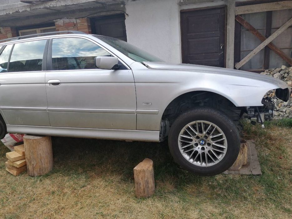 БМВ е39 530и комби /за части/