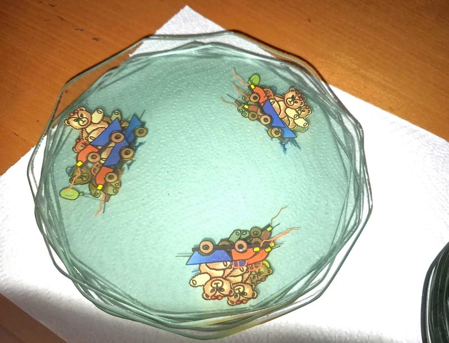 Set 12 farfurioare desert, marimi diferite, din sticla, model ursuleti