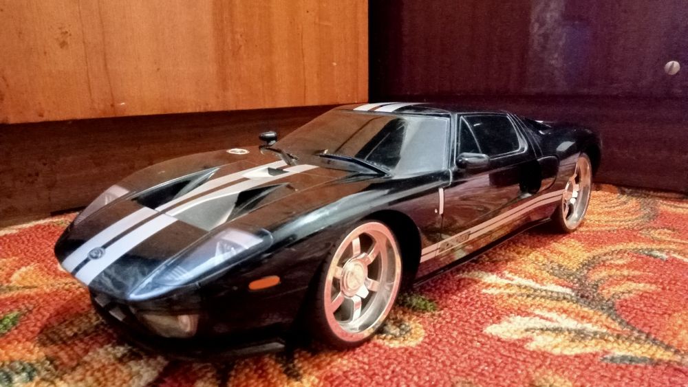 Ford GT на пульте управления