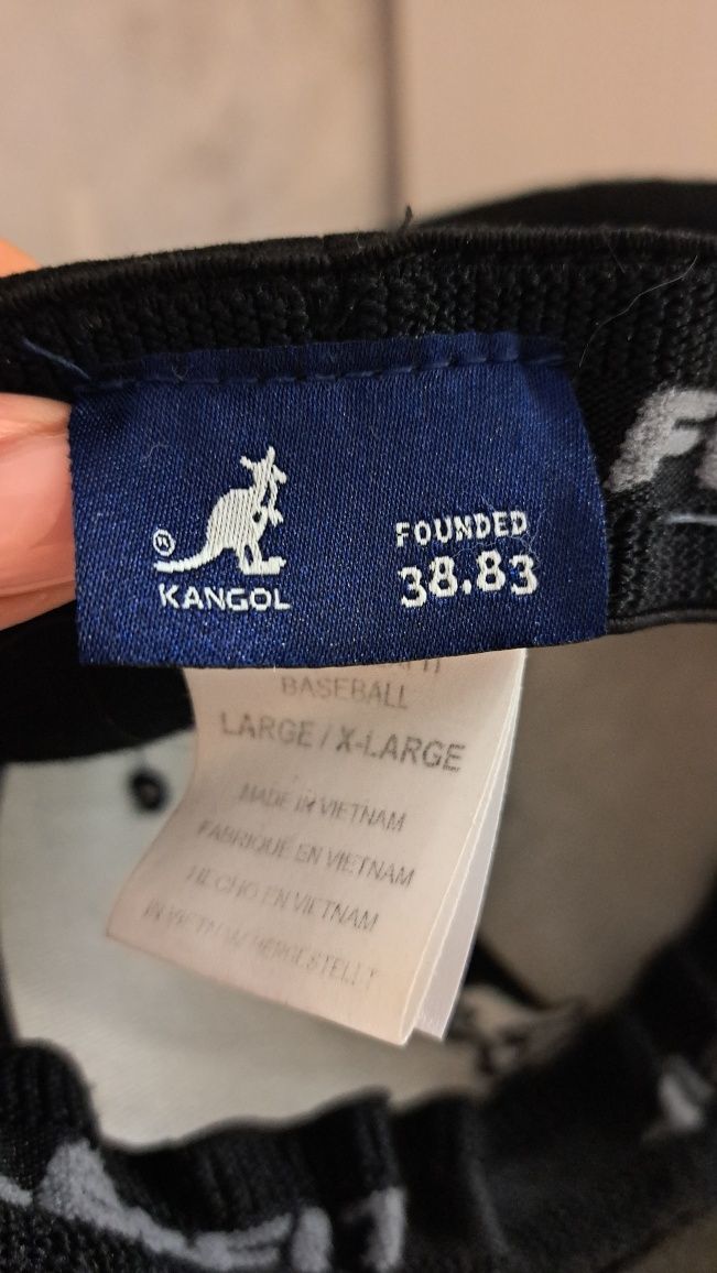 Продам  кепку чёрную  KANGOL. Состояние отличное ,