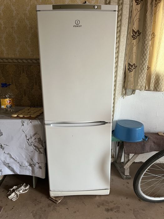 Холодильник сатылады