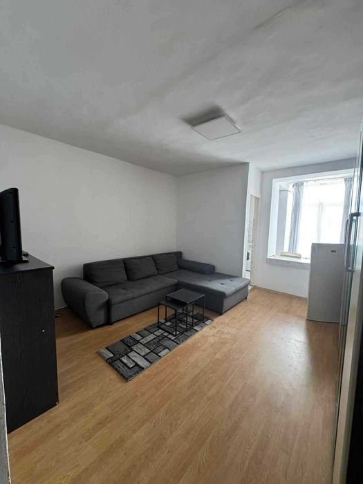 Garsoniera de vânzare