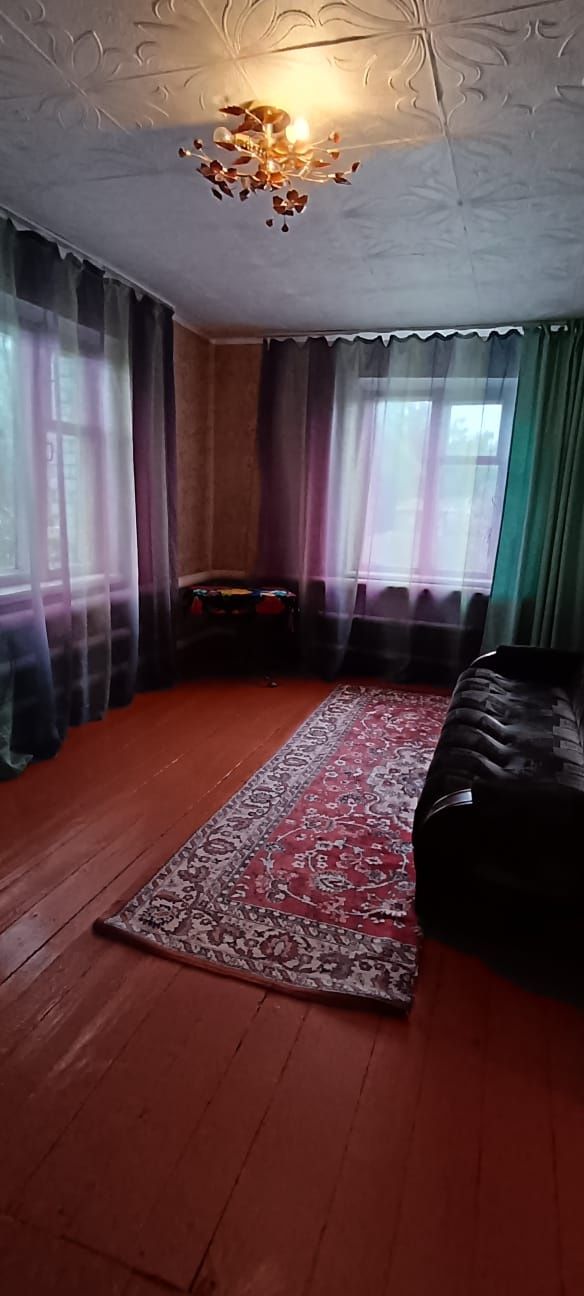 Продам дом в райцентре Денисовка.