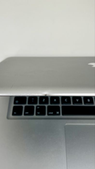 Macbook Pro 2010 13" Mac OS Monterey 8 GB Ram SSD 128 GB + Magsafe 85W