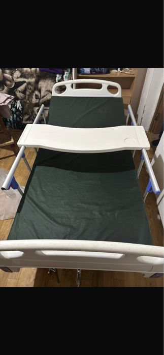 Медицинская кровать