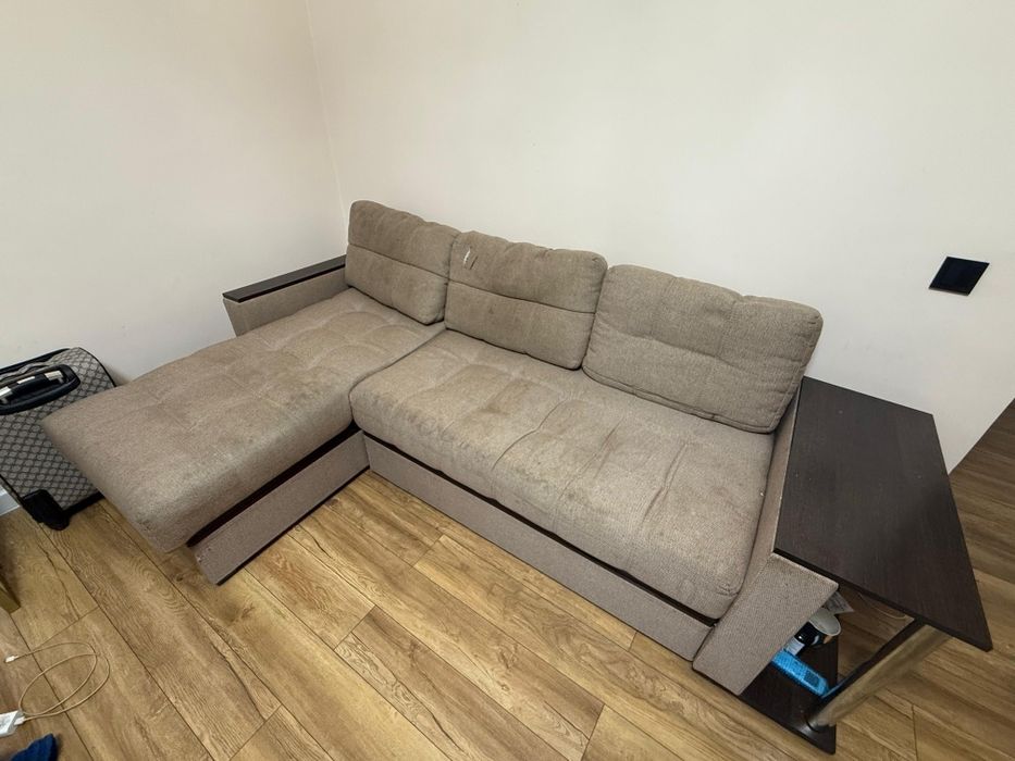 Продам диван угловой