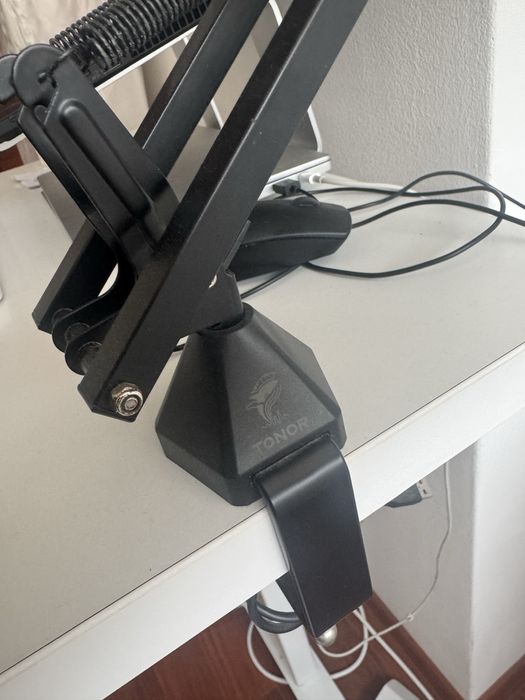 Подкаст микрофон Blue Snowball със стойка за бюро