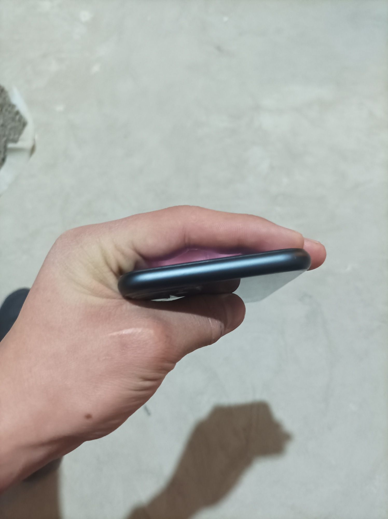 Iphone 11 qora 64gb