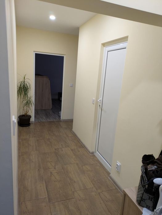 Дава под наем гарсониера-ж.к. "Младост""