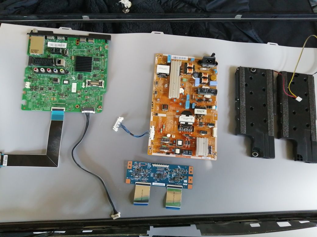 Samsung UE39f5500AK Матрица,Части