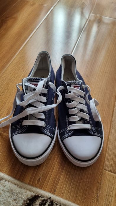 Tenişi Converse 41