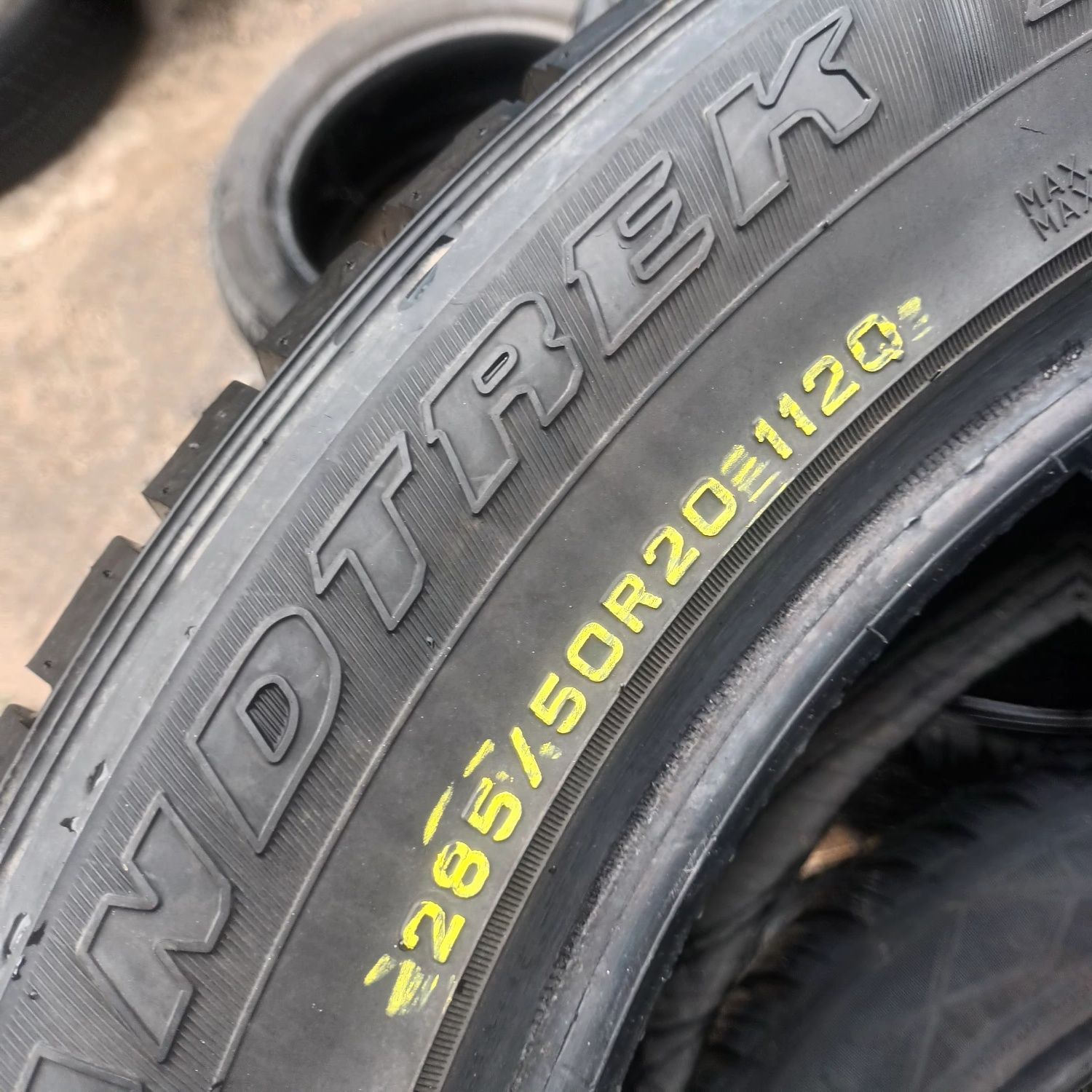 285 50 20 DUNLOP 4броя зимни GRANTREK